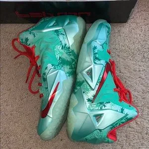 Men’s Nike Lebron XI “Christmas” Size 8 Nike Lebron 11 - Christmas | Kixify Marketplace main image 2